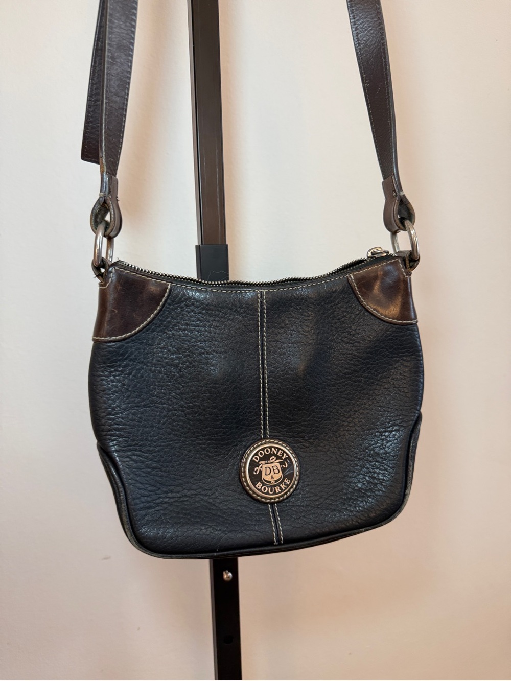 Dooney & Bourke Black Pebbled Leather Crossbody Bag Brown Trim | Good Condition - Picture 4 of 8
